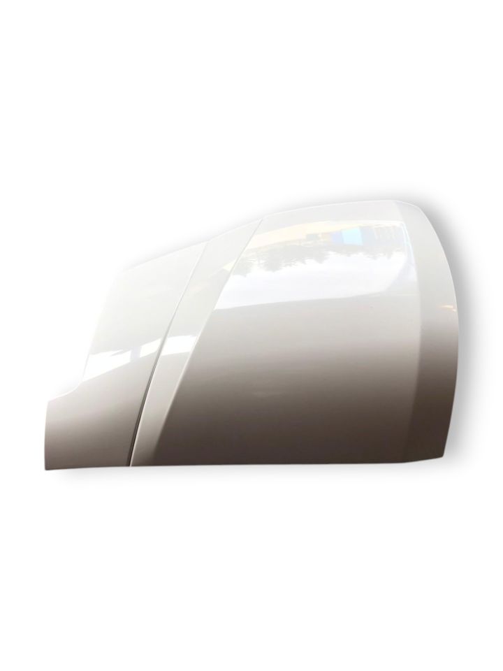 MC978788Y PANEL, FRONT, CORNER (WHITE) RIGHT Trays by Temsa